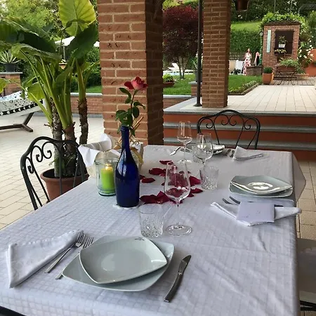 卡斯特维奇住宿加早餐旅馆 4* Ferrere